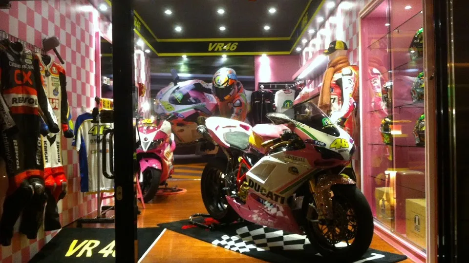 粉紅羅西總部-MotoGP